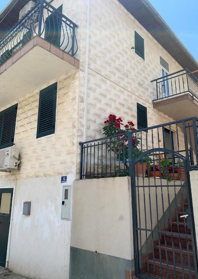 Apartman Mare Blace Buitenkant foto
